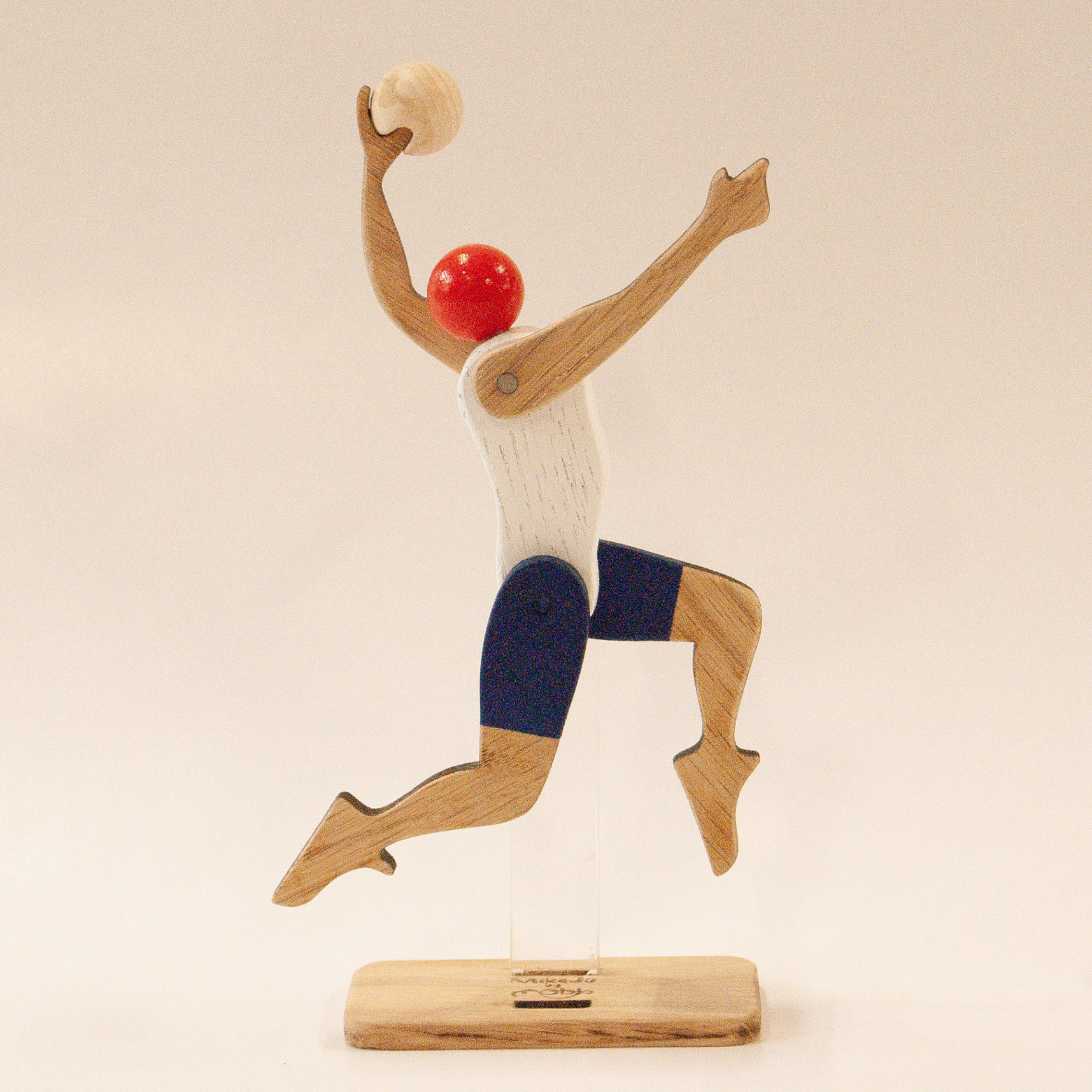 Figurine de basketteur articulé en bois fait main
