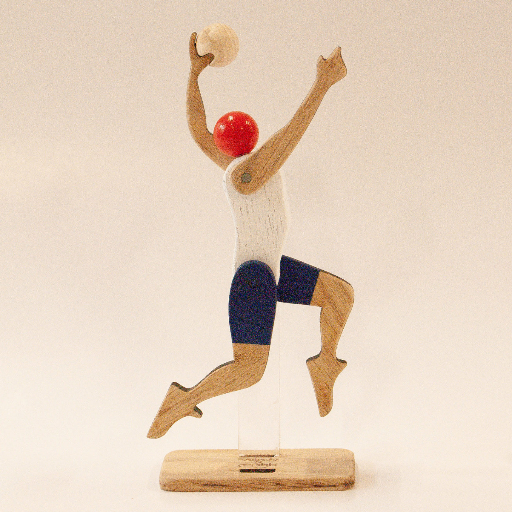 Figurine de basketteur articulé en bois fait main